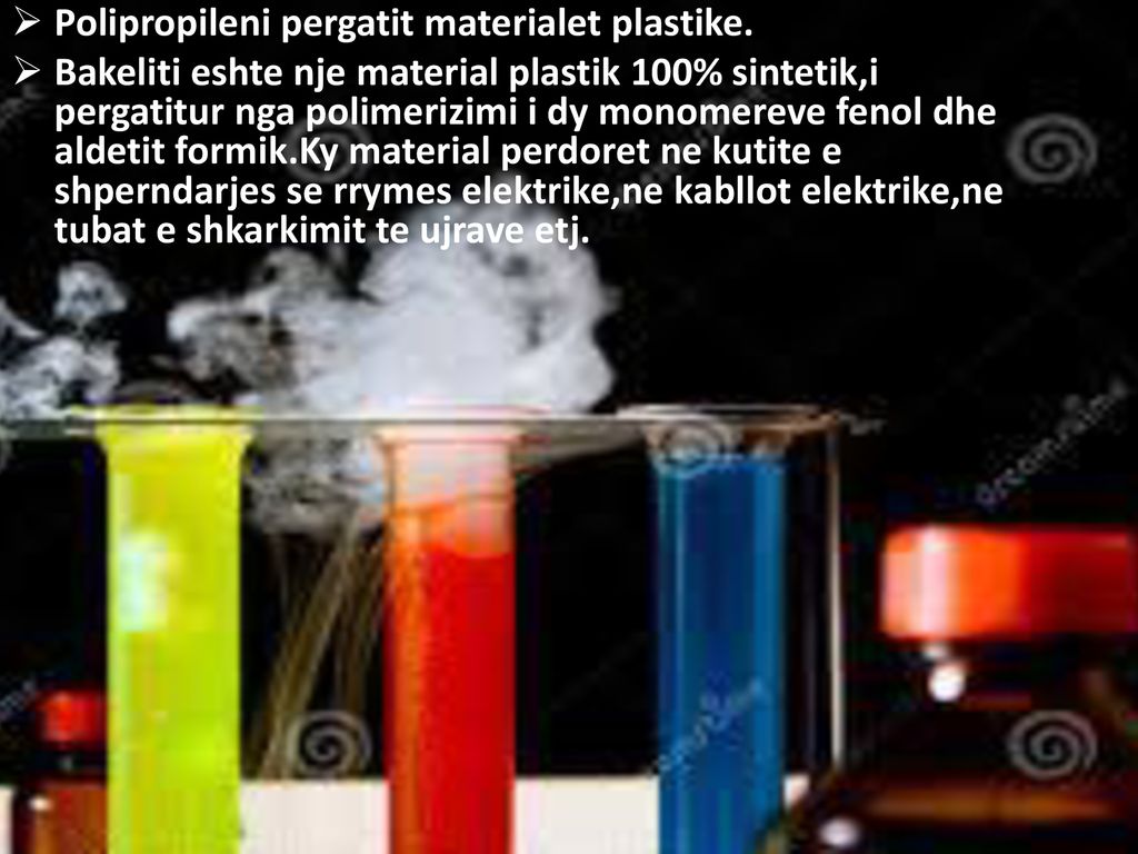 Polipropileni pergatit materialet plastike.