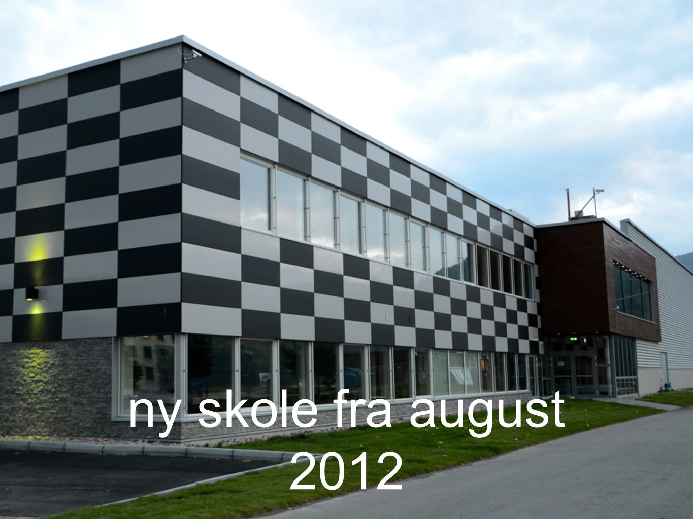 ny skole fra august 2012